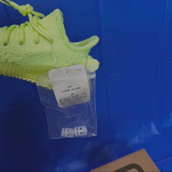 Yeezy Boost 350 V2 Infants Light green Size 6K - Picture 14 of 14